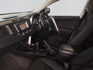 Toyota RAV4 2.0 GX automatic - Image 3