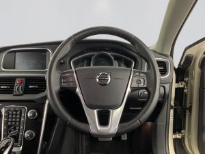 Volvo V40 D3 Momentum Geartronic - Image 12