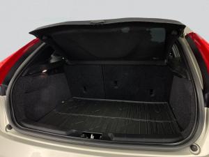 Volvo V40 D3 Momentum Geartronic - Image 19