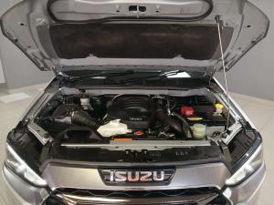 Isuzu MU-X 1.9D LS automatic - Image 8