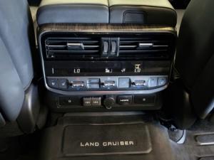 Toyota Land Cruiser 300 3.3D ZX - Image 20