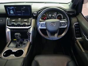 Toyota Land Cruiser 300 3.3D ZX - Image 21