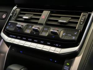 Toyota Land Cruiser 300 3.3D ZX - Image 30