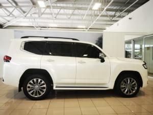 Toyota Land Cruiser 300 3.3D ZX - Image 5