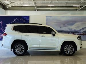 Toyota Land Cruiser 300 3.3D ZX - Image 7