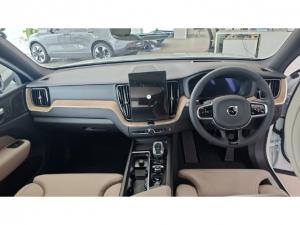 Volvo XC60 B5 AWD Plus Dark - Image 4