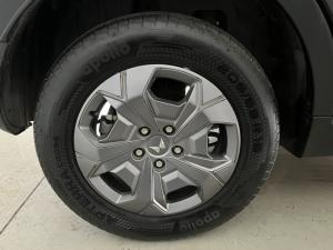 Mahindra XUV 3XO 1.2T MX2 auto - Image 9