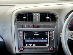 Volkswagen Polo Vivo hatch 1.6 Comfortline auto - Image 15