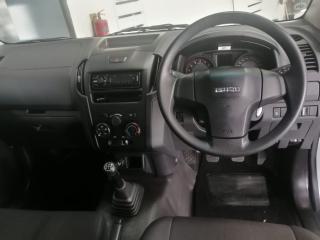 Isuzu D-Max Gen 6 250 single cab Fleetside safety