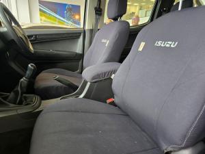 Isuzu KB 250D-Teq double cab Hi-Rider - Image 8
