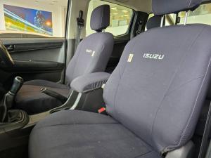 Isuzu KB 250D-Teq double cab Hi-Rider - Image 9