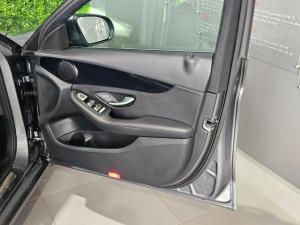 Mercedes-Benz C-Class C220d - Image 17
