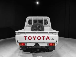 Toyota Land Cruiser 79 2.8GD-6 double cab - Image 4
