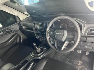 Isuzu D-Max 1.9TD double cab L manual - Image 13