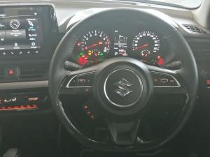 Suzuki Swift 1.2 GLX auto - Image 12