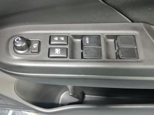 Suzuki Swift 1.2 GLX auto - Image 18