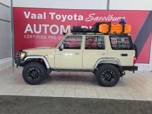 Toyota Land Cruiser 76 4.5D-4D V8 station wagon LX - Image 4