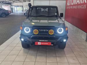 Toyota Land Cruiser 79 4.5D-4D V8 double cab LX - Image 8