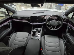 Volkswagen Touareg V6 TDI R-Line - Image 2