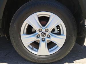 Toyota RAV4 2.0 GX - Image 19