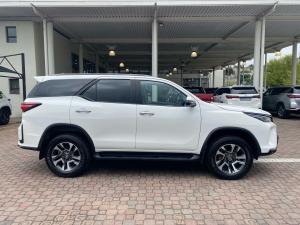 Toyota Fortuner 2.4GD-6 4x4 - Image 3