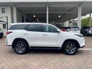 Toyota Fortuner 2.4GD-6 4x4 - Image 3