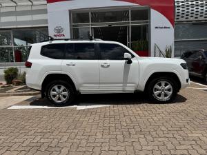 Toyota Land Cruiser 300 3.3D GX-R - Image 3