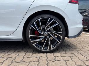 Volkswagen Golf GTI - Image 16