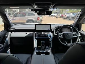 Toyota Land Cruiser 300 3.3D GR-Sport - Image 6