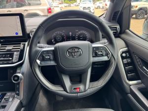 Toyota Land Cruiser 300 3.3D GR-Sport - Image 8