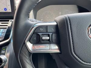 Toyota Land Cruiser 300 3.3D GR-Sport - Image 9