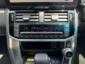 Toyota Land Cruiser 300 3.3D GR-Sport - Image 14