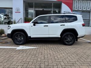 Toyota Land Cruiser 300 3.3D GR-Sport - Image 21