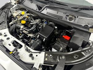 Nissan Magnite 1.0T Acenta CVT - Image 17