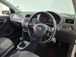 Volkswagen Polo sedan 1.4 Comfortline - Image 2