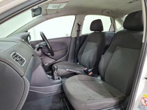 Volkswagen Polo sedan 1.4 Comfortline - Image 4