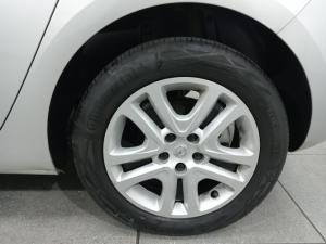 Opel Astra hatch 1.0T Essentia - Image 17