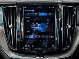 Volvo XC60 B5 AWD Essential - Image 22