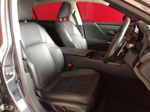 Lexus ES 250 EX - Image 10