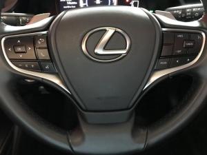 Lexus ES 250 EX - Image 16