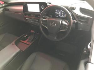 Lexus ES 250 EX - Image 9