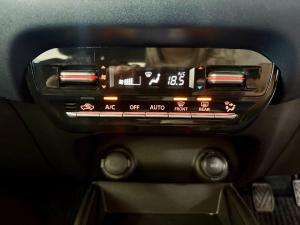 Suzuki Baleno 1.5 GLX manual - Image 7