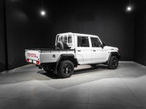 Toyota Land Cruiser 79 4.2D double cab - Image 2