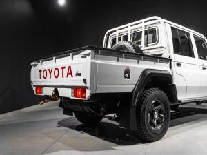 Toyota Land Cruiser 79 4.2D double cab - Image 3
