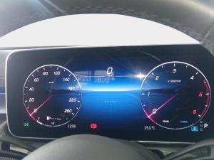 Mercedes-Benz C-Class C220d Avantgarde - Image 11