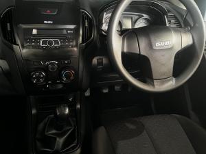 Isuzu D-Max 250 double cab 4x4 Hi-Ride - Image 9
