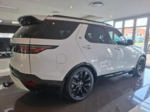 Land Rover Discovery D300 R-Dynamic HSE - Image 2