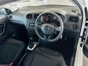 Volkswagen Polo Vivo hatch 1.6 Comfortline auto - Image 4