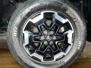 Nissan Navara 2.5DDTi double cab LE Plus 4x4 - Image 11