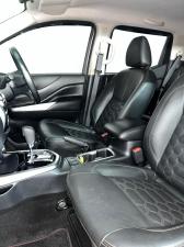 Nissan Navara 2.5DDTi double cab LE Plus 4x4 - Image 13